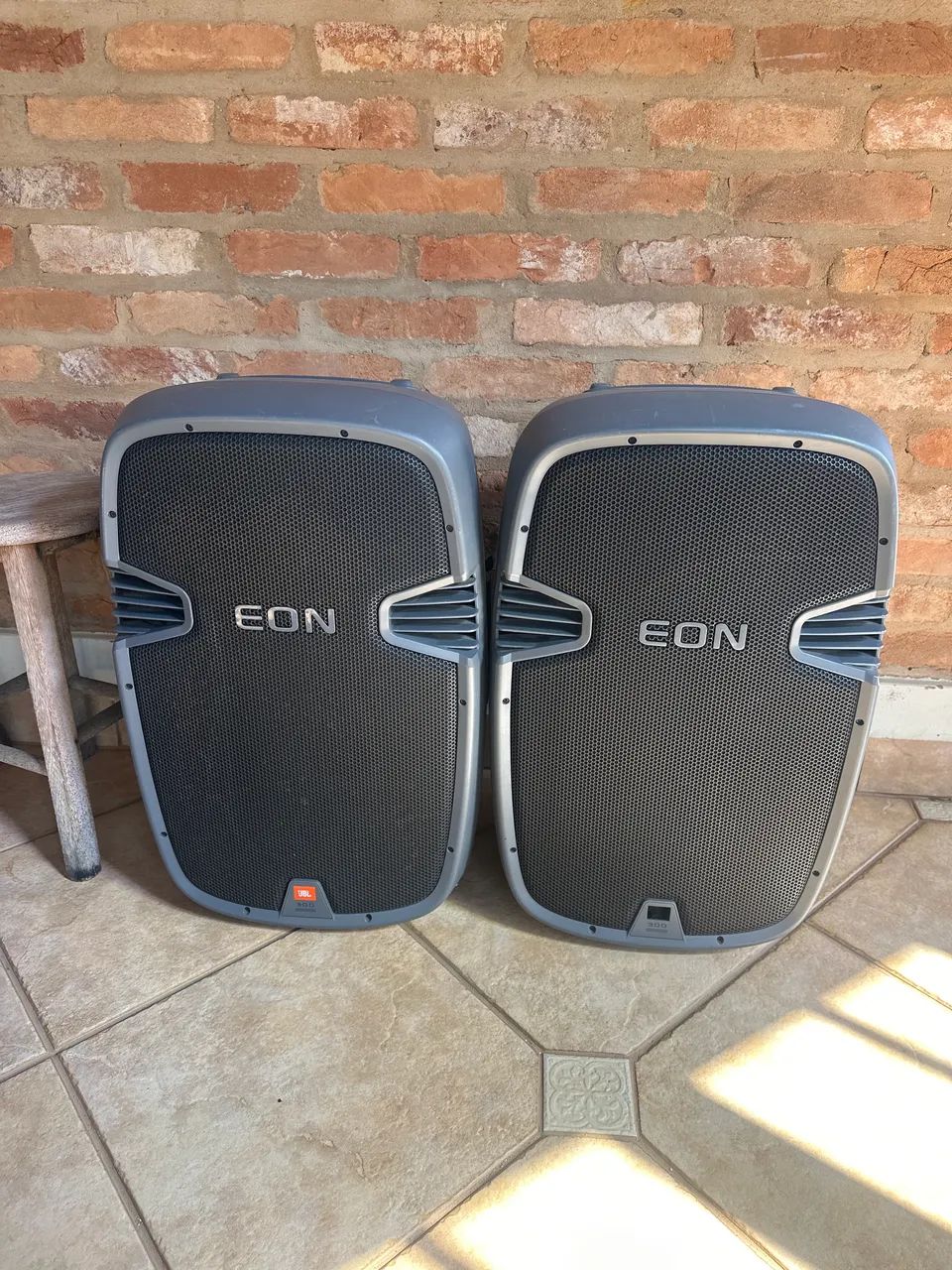 Par de Caixa Som JBL ÉON 300
