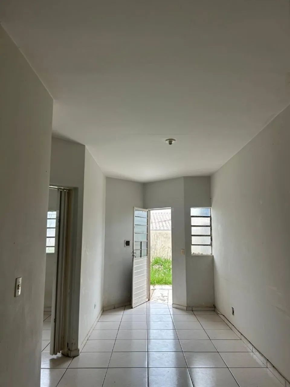 Aluga-se Kitnet e Apartamento