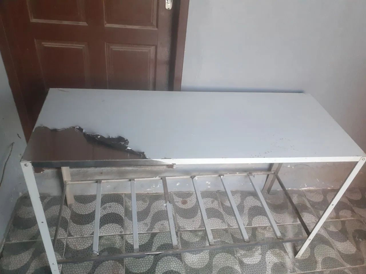 Vendo   mesa   /  BANCADA.   Alumínio  inox  