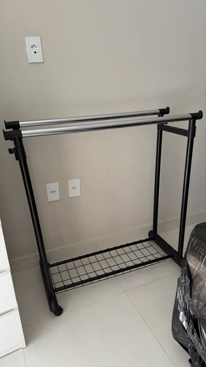 Arara para roupas e calçados 