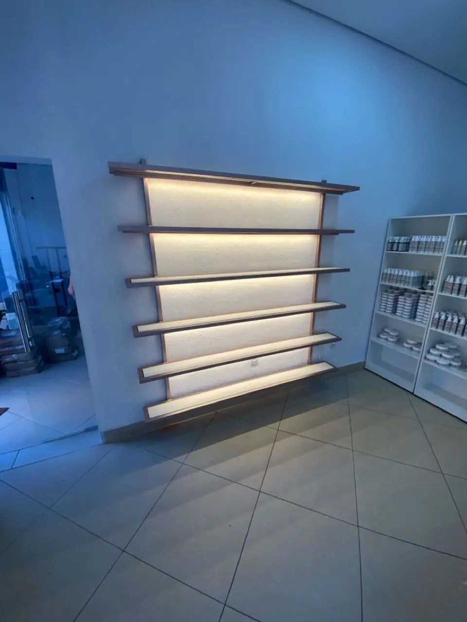 Prateleira estilo industrial com Led - Foto 2
