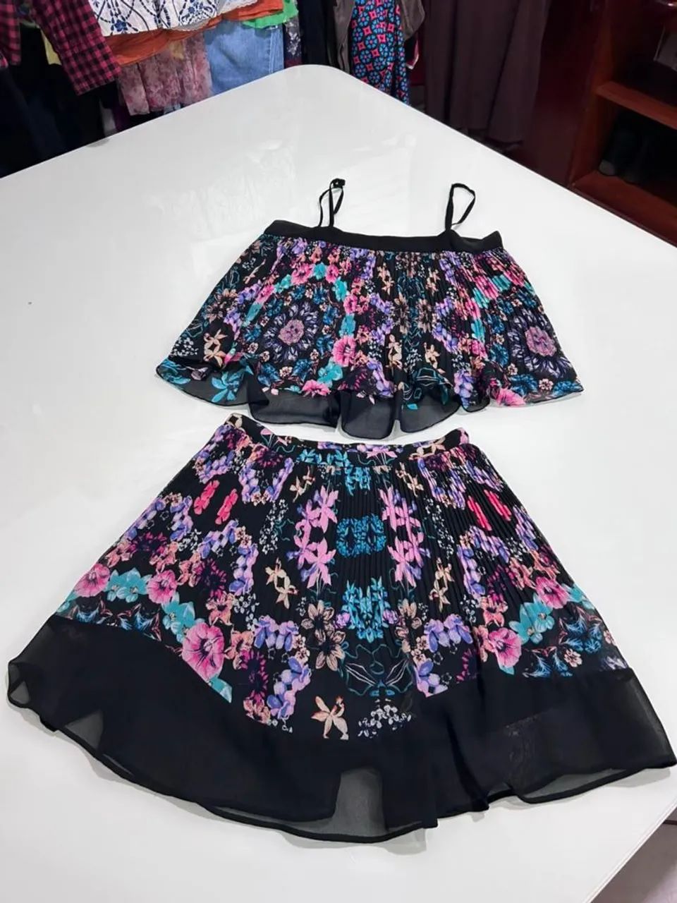 conjunto blusa e saia