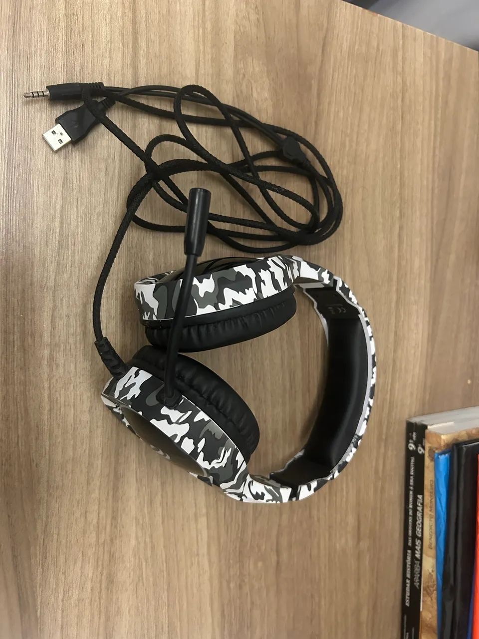 Headset Havit camuflado em perfeito estado