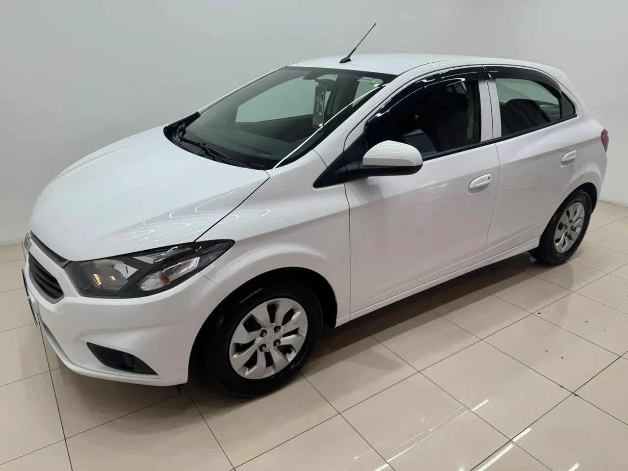 Chevrolet Onix Hatch LT 1.0 12V Flex Mec. 4P 2019 - Foto 2