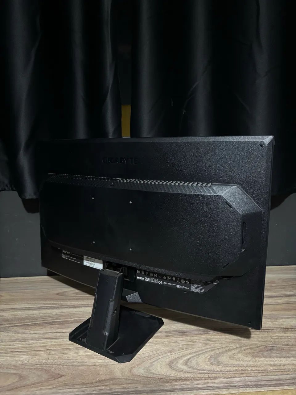 Monitor gigabyte 27 polegadas 180hz Curvo  - Foto 2