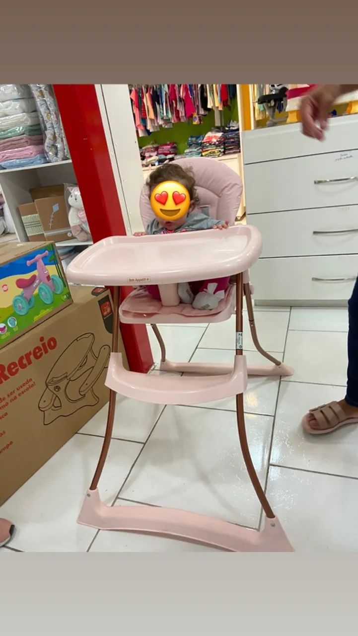 Cadeira de alimentação bebê rosa
