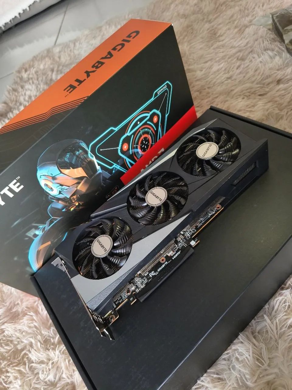 Placa de vídeo Gigabyte RX 7600 8GB - Foto 3