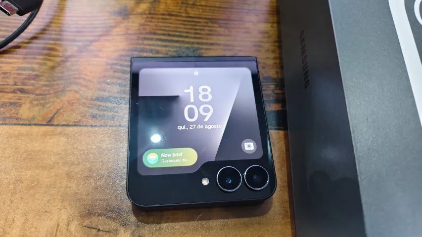 Celular Samsung Zflip 7 Fe NOVO - Foto 2