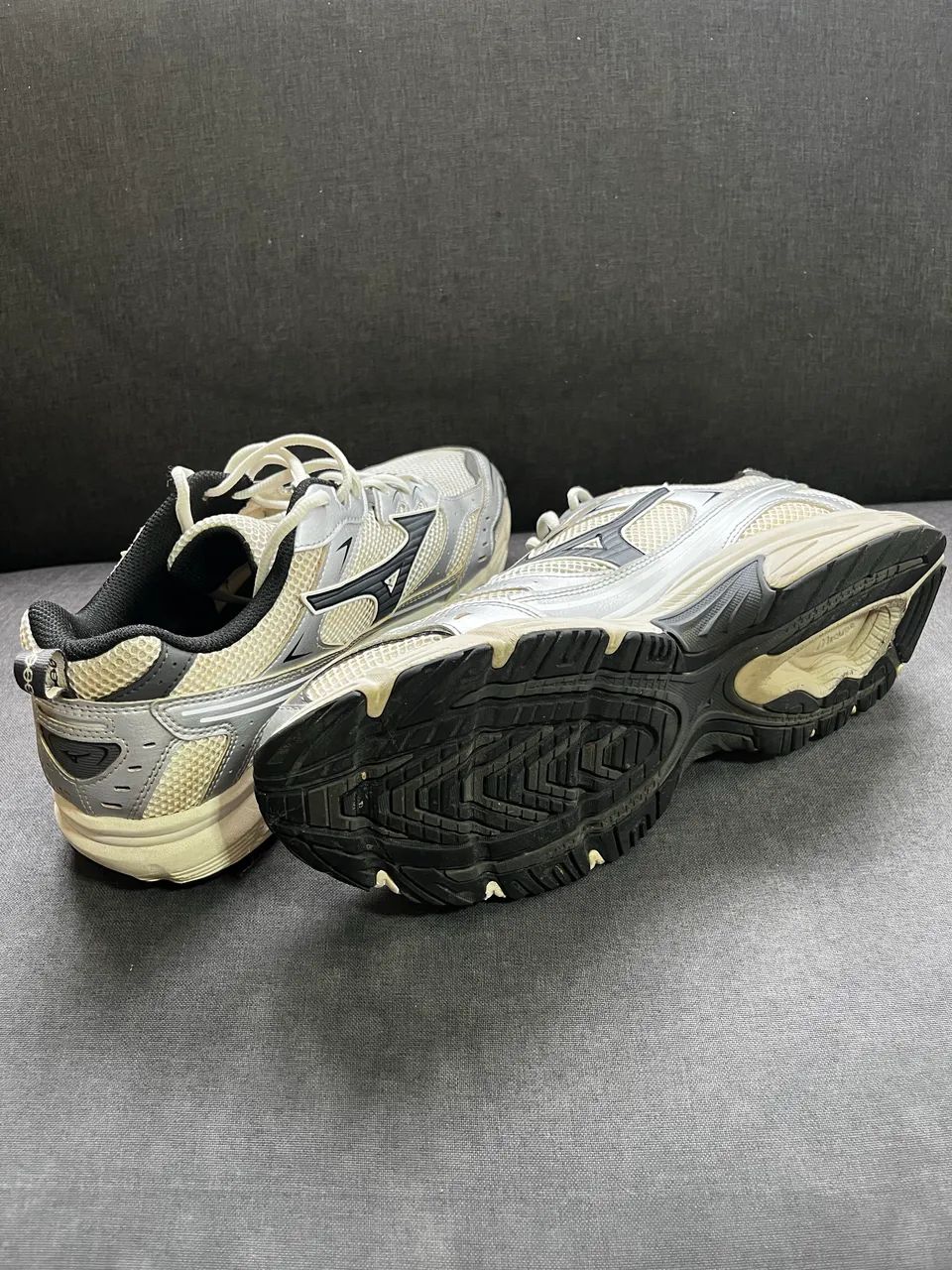 Tênis Mizuno MXR LS Prata - Foto 5