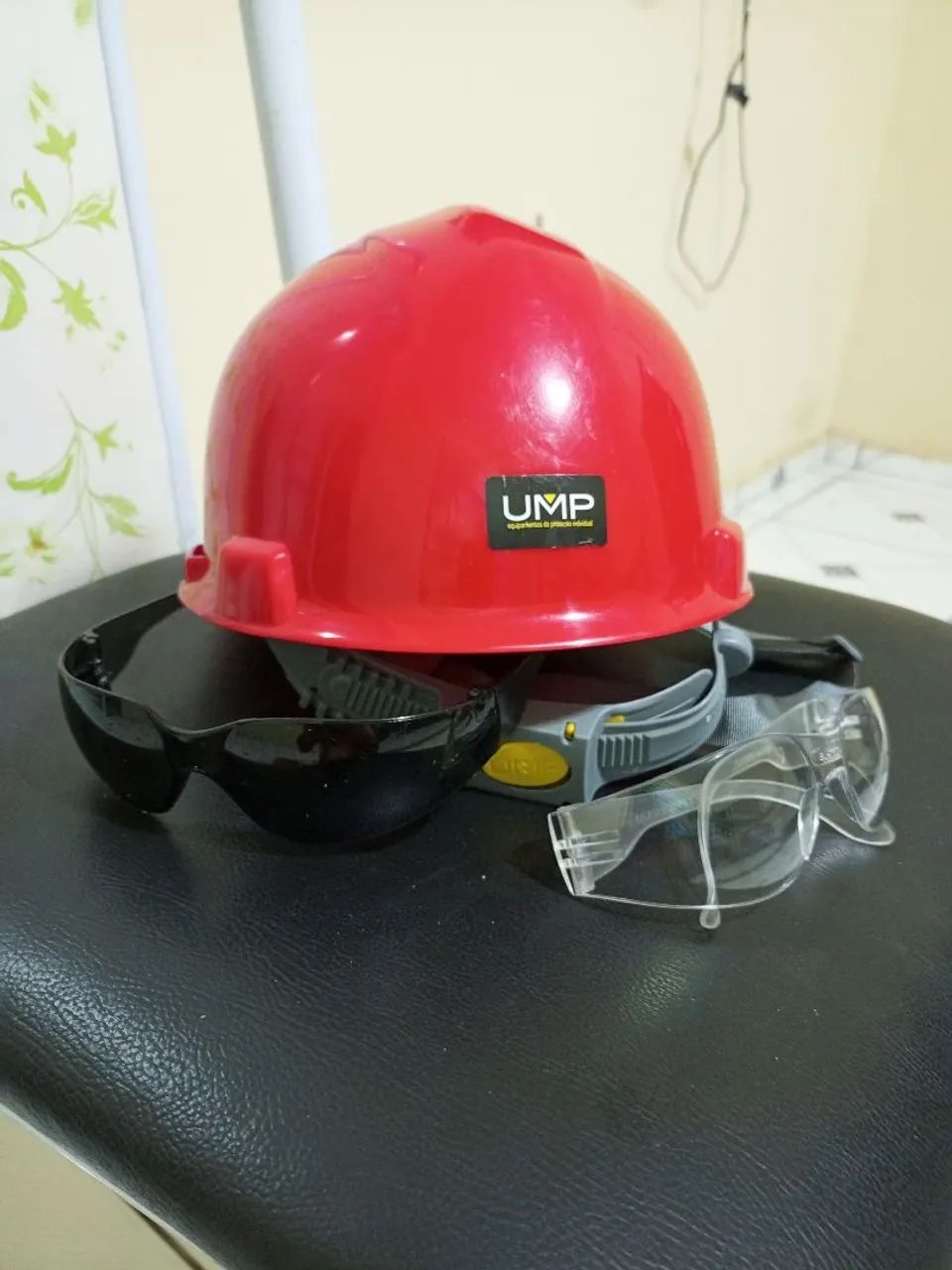 Capacete de bombeiro civil e acessórios  - Foto 4