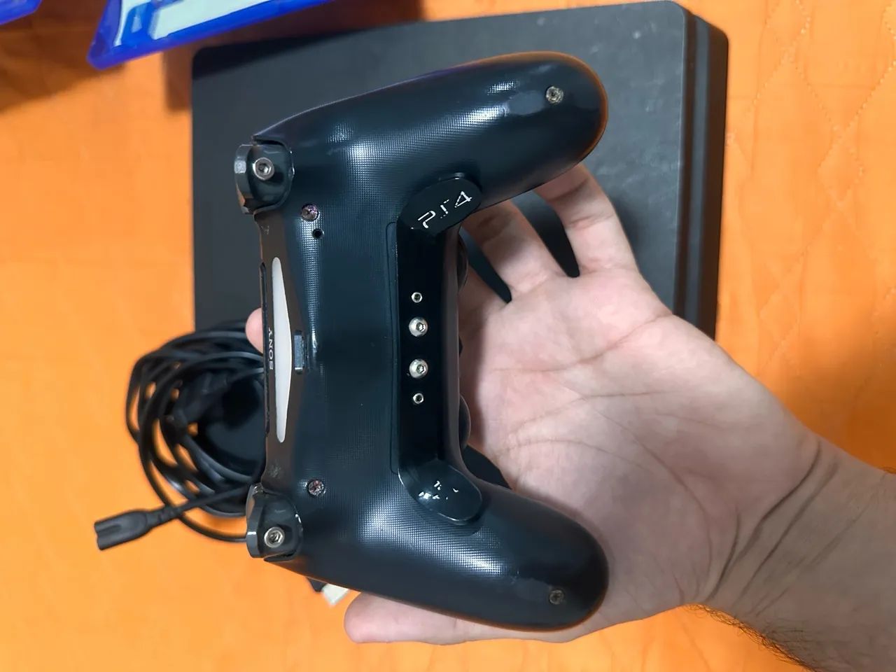 Ps4 slim 1 tera com controle+ 4 Jogos  - Foto 4