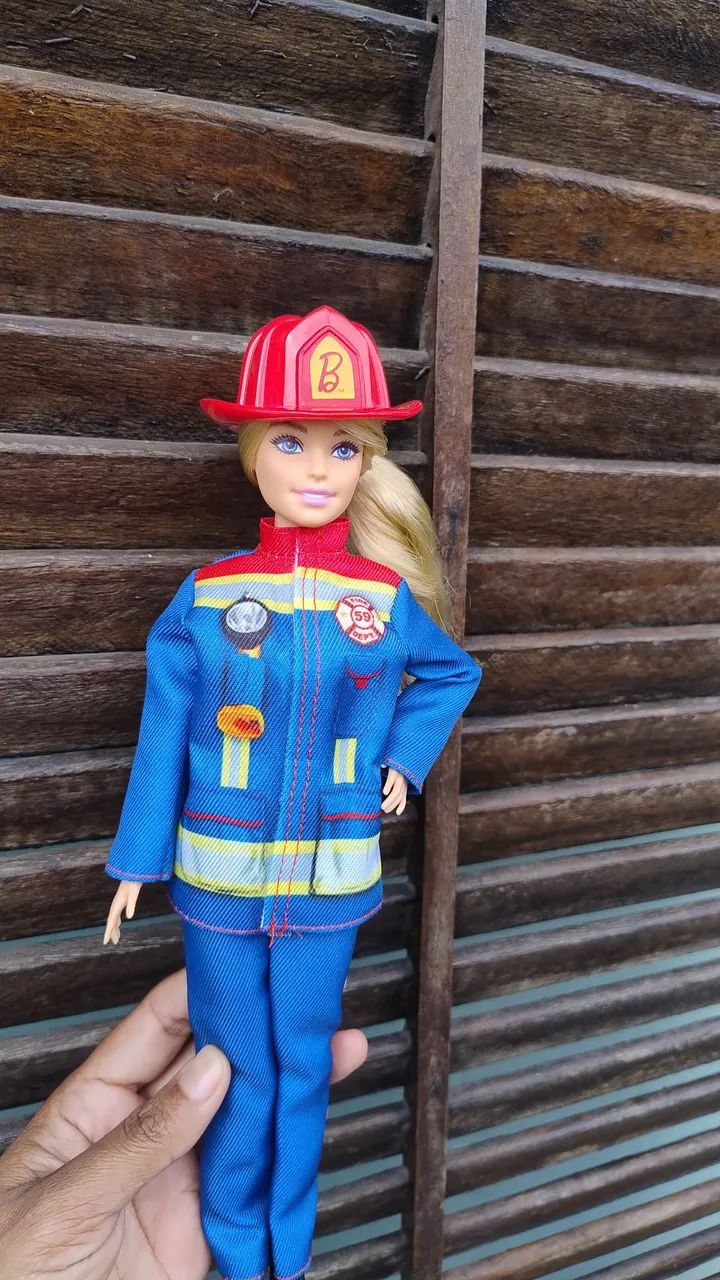 Barbie bombeira  - Foto 4