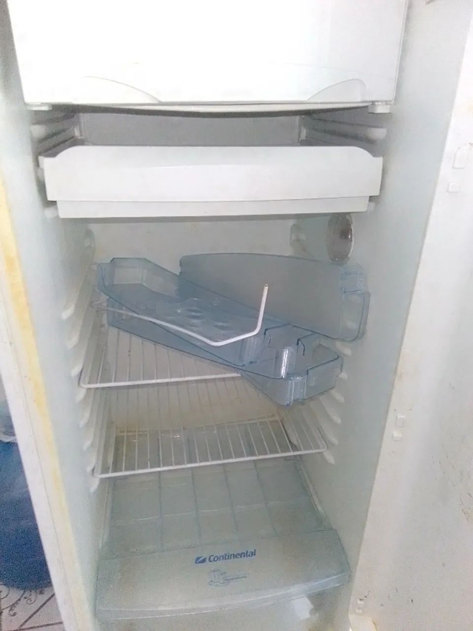 Geladeira usada mas pegando direitinho 