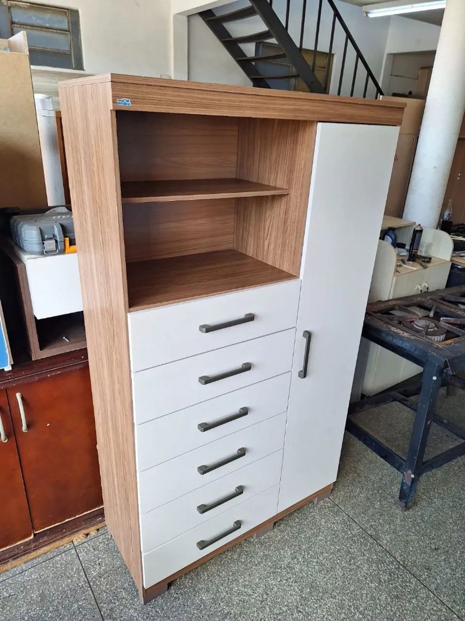 Cômoda com 6 gavetas e uma porta  - Foto 3