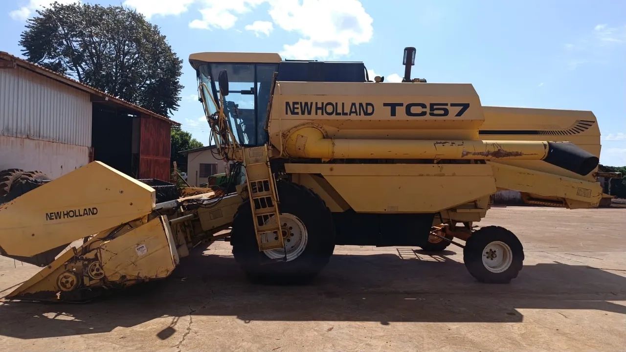 Colheitadeira NH TC 57 ano 2001 - Tratores e máquinas agrícolas