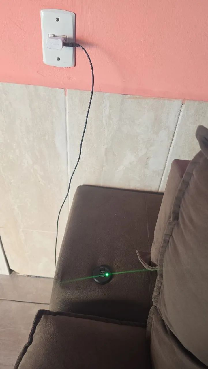Sofa retrátil e reclinável  com carregamento USB 