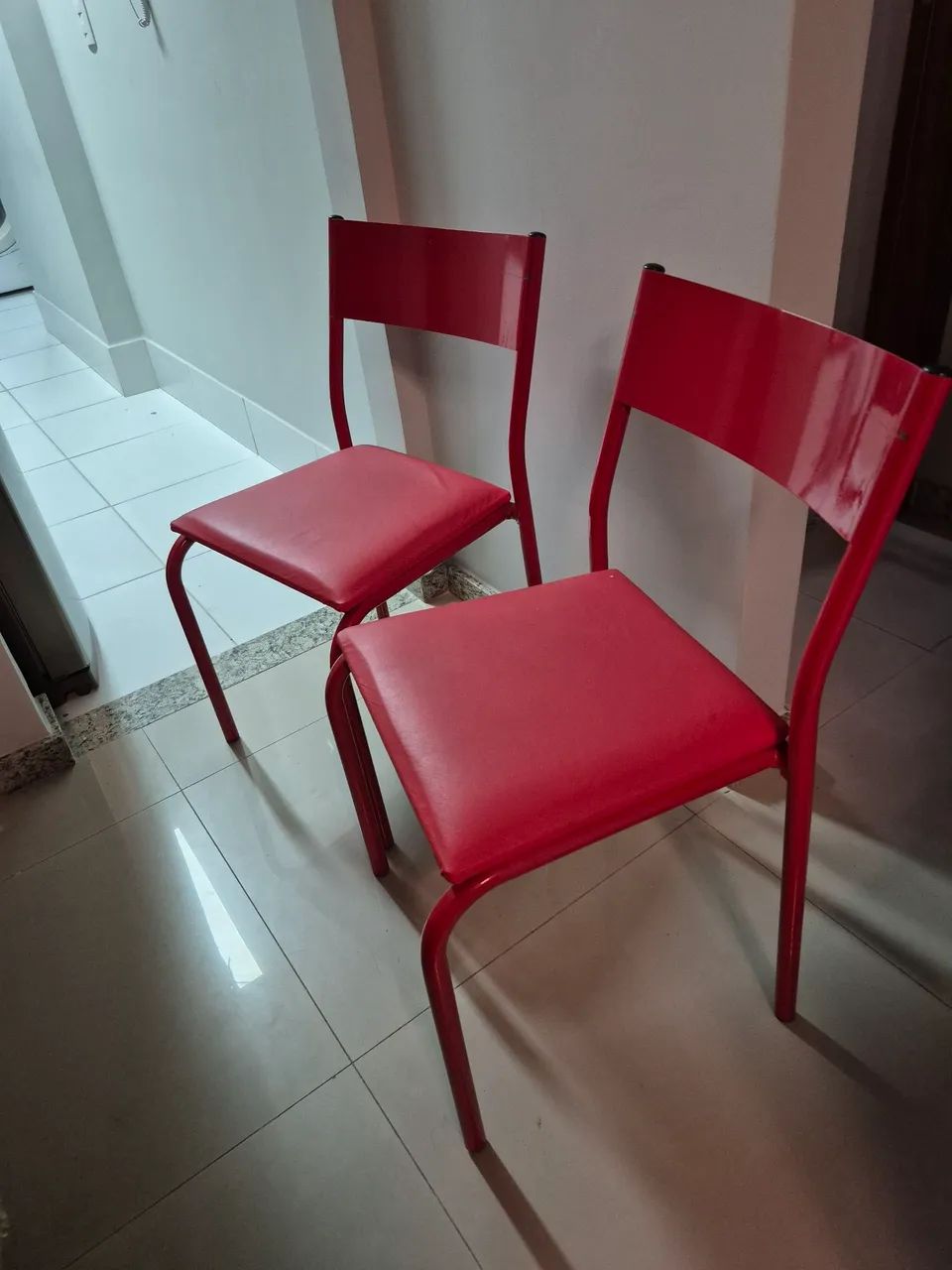 Cadeiras Metálicas na cor vermelha  - Foto 4
