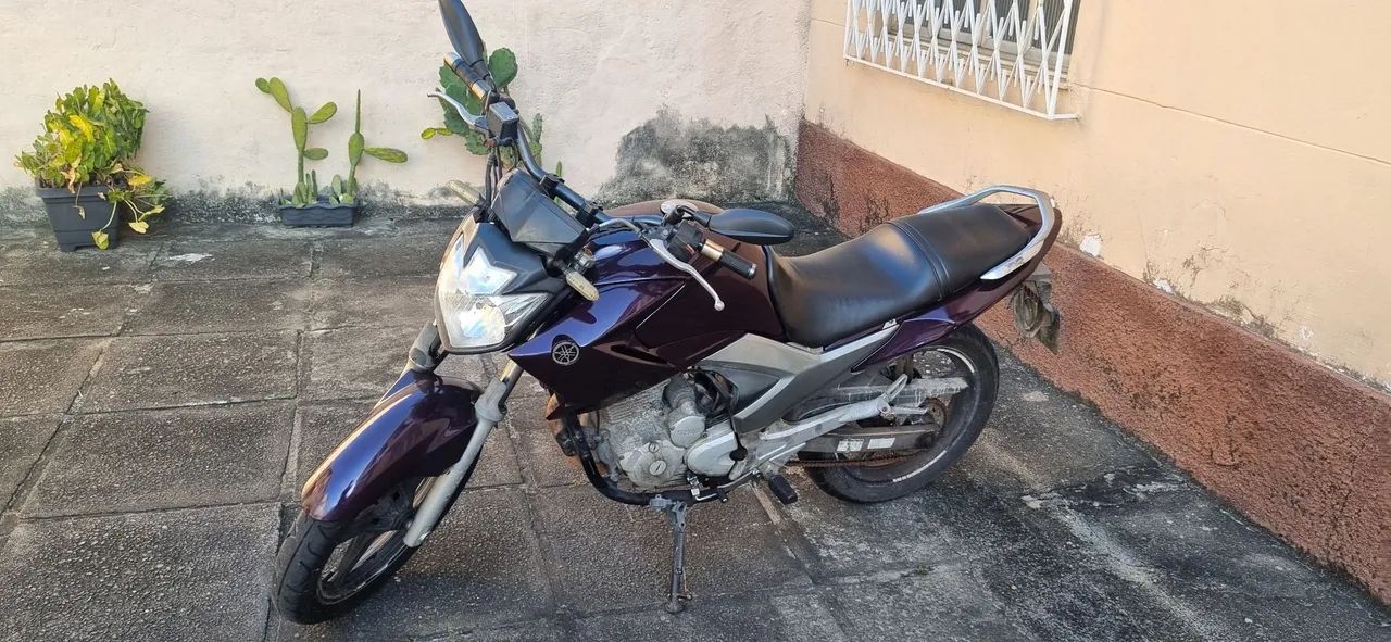 Fazer 250 roxa