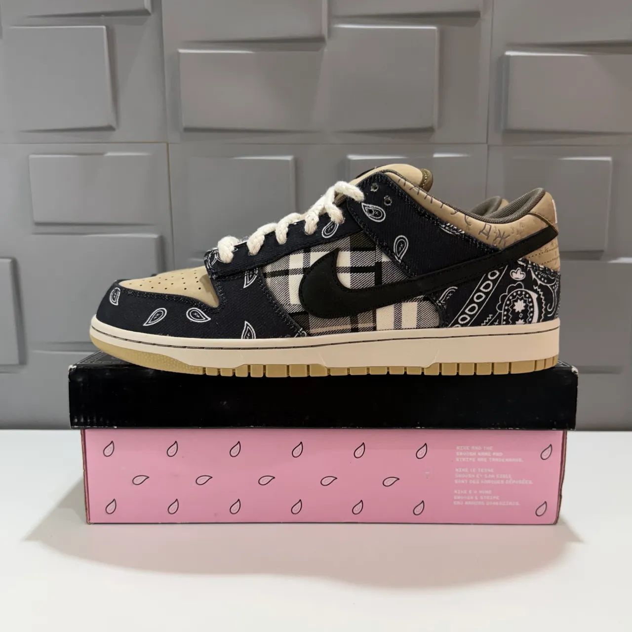 Nike Dunk Low SB x Travis Scott Cactus Jack 44