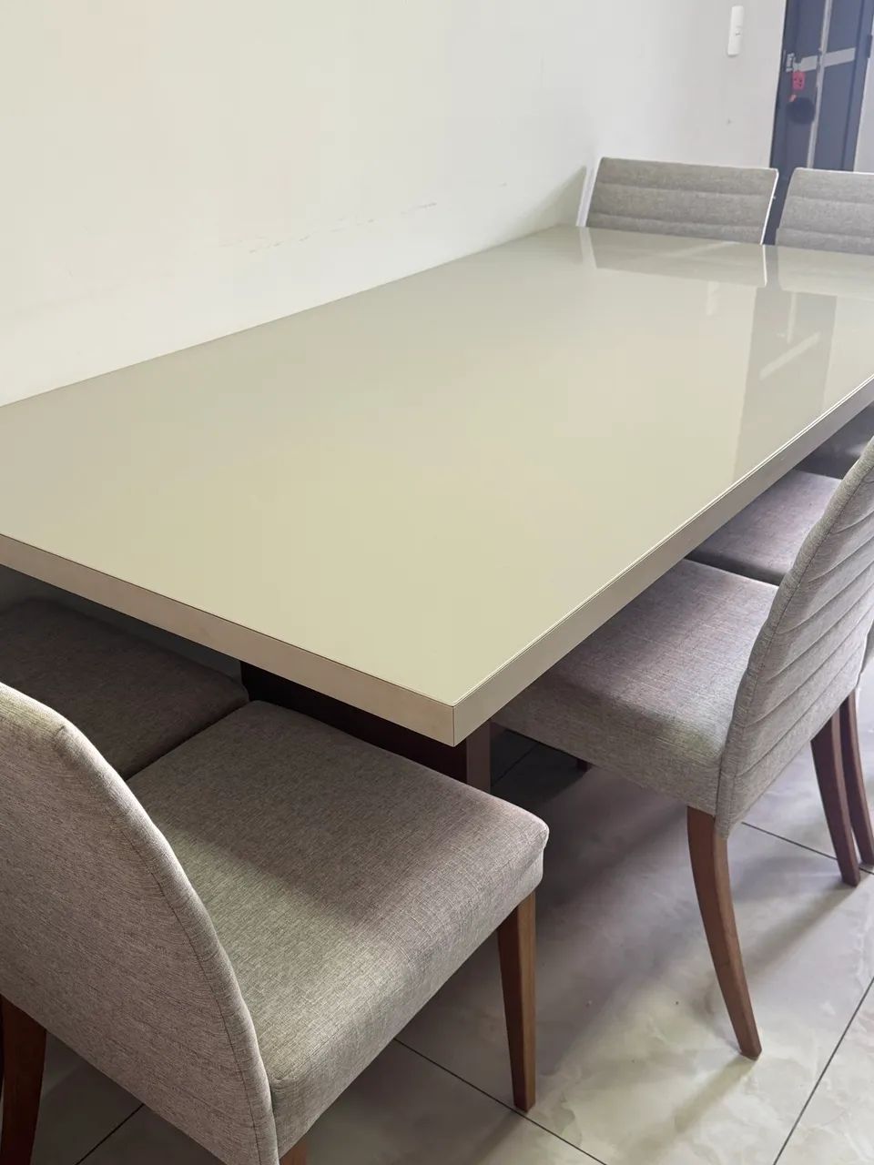 Mesa de jantar com 6 cadeiras