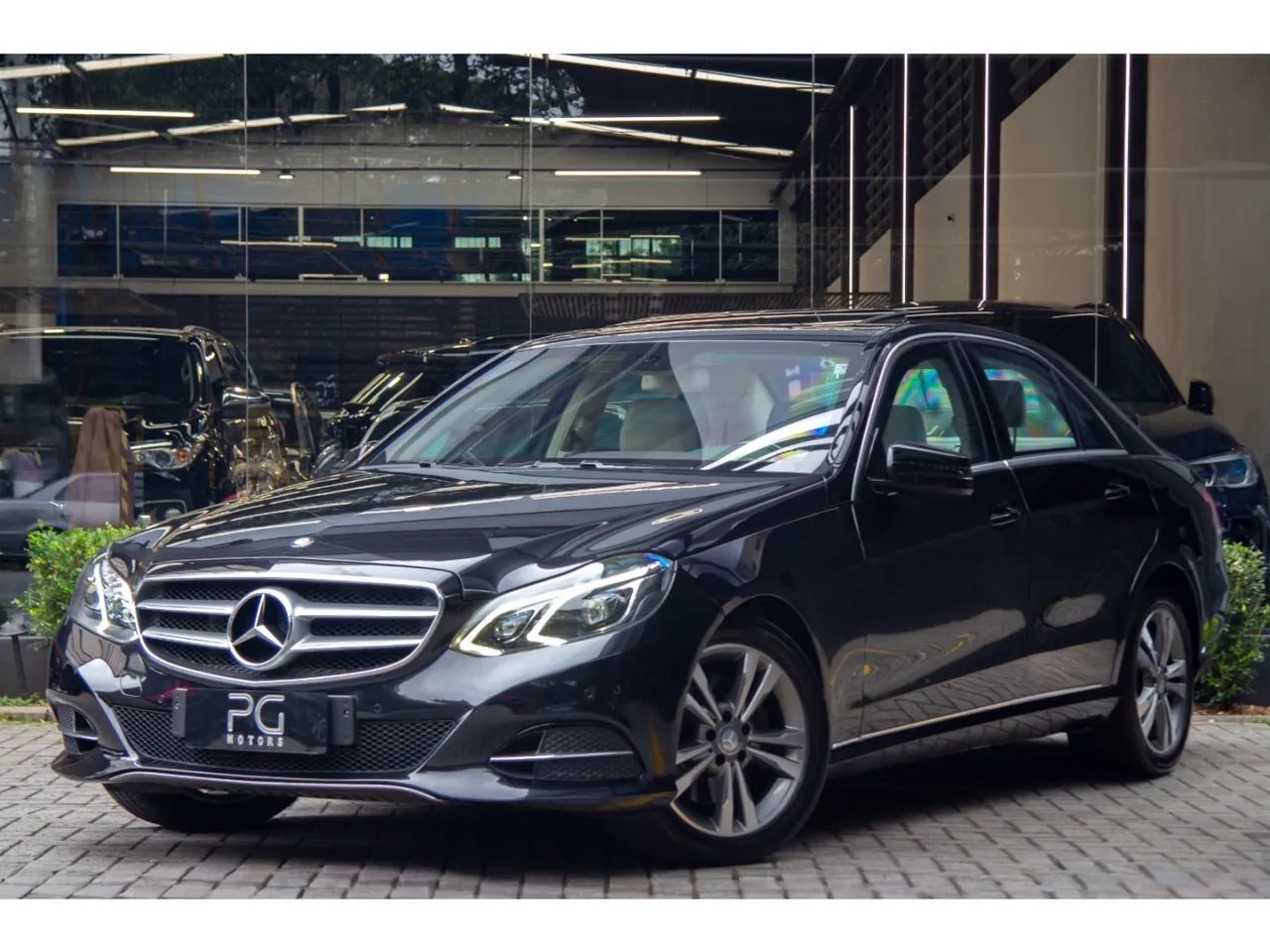 Mercedes-Benz E-250 CGI Avantgarde 2.0 TB 211cv Aut. 2014
