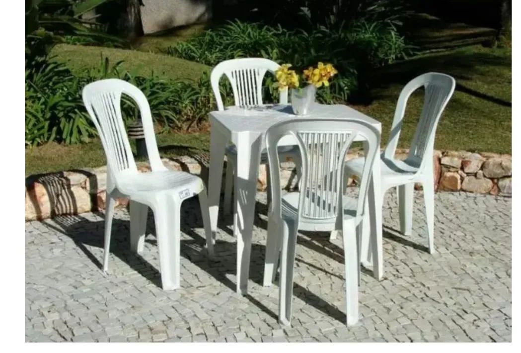 Jogo de mesa plástica 