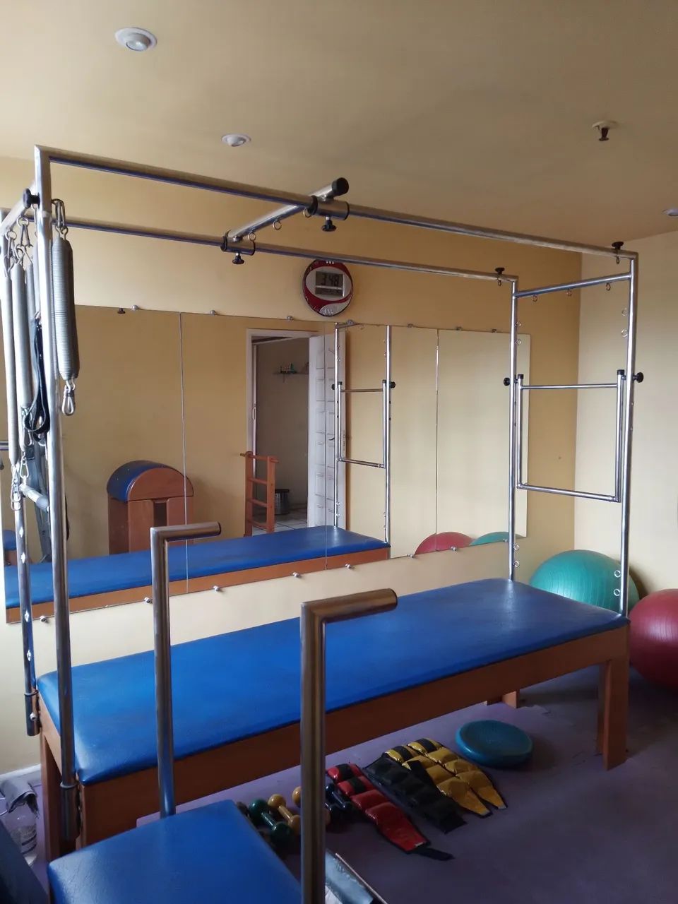 Vendo equipamentos de pilates e local - Foto 3