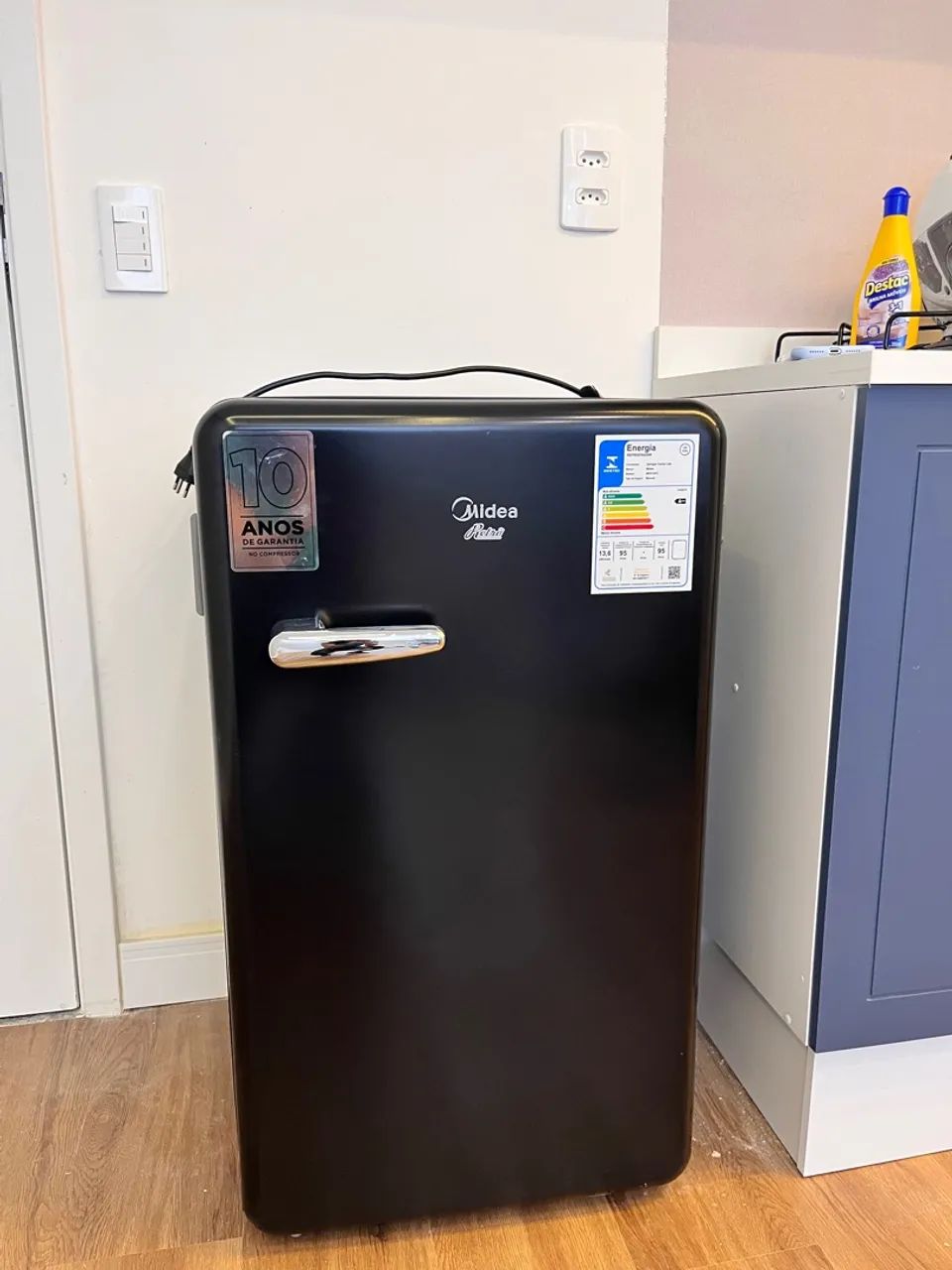  Frigobar Retrô Midea procurando um novo lar! ?
