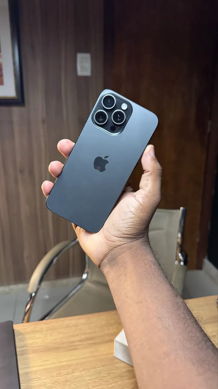 iPhone 15 Pro Max 512GB Seminovo 