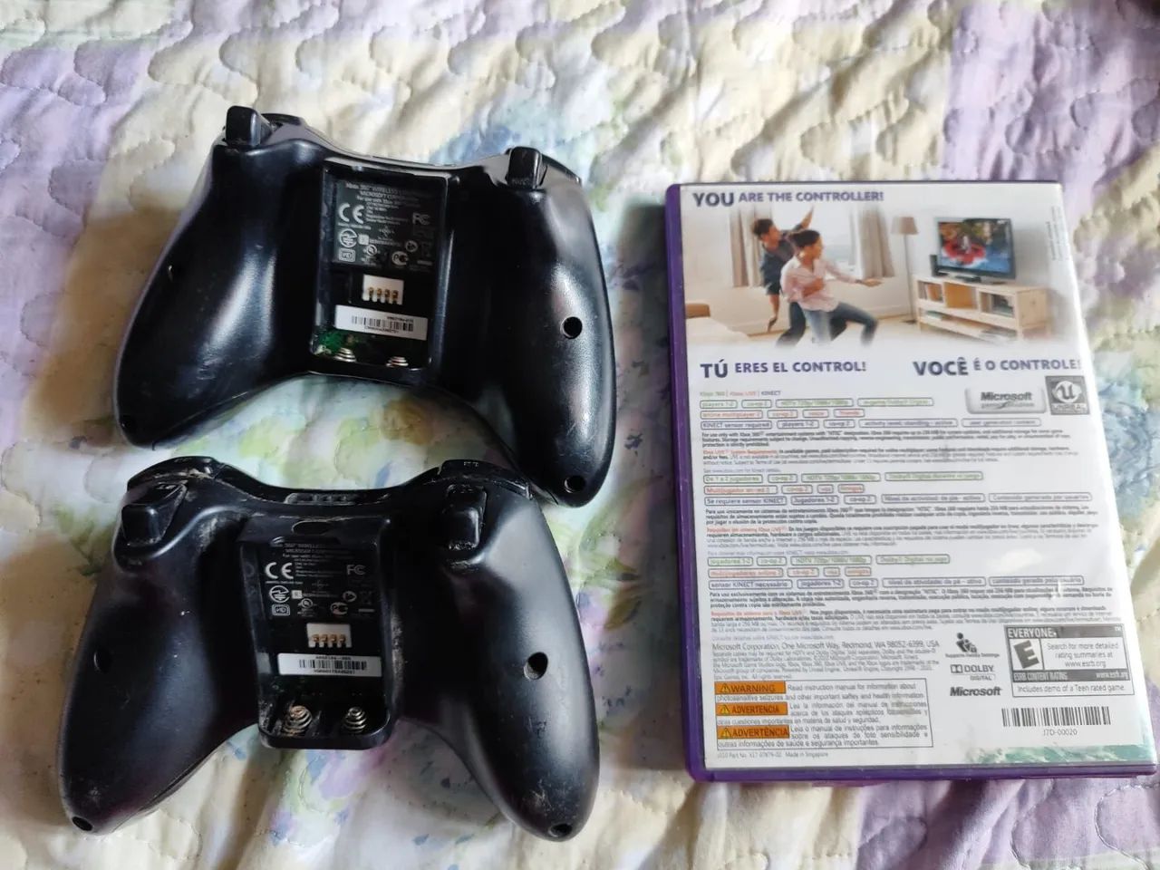 Controles Xbox 360 e um jogo. - Foto 2