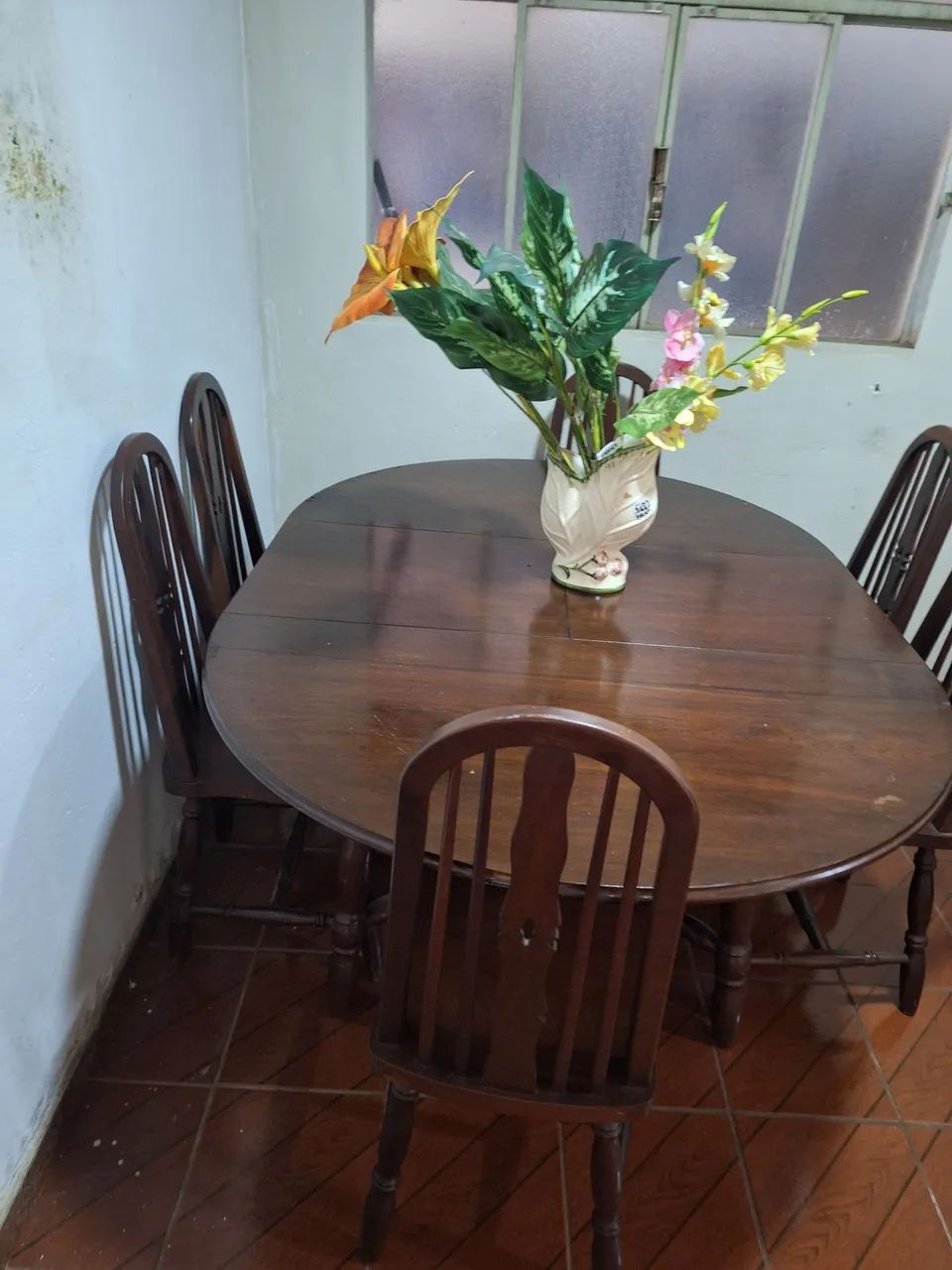Mesa de Jantar Antiga em Madeira Maciça, Extensível + 6 Cadeiras Clássicas - Foto 2