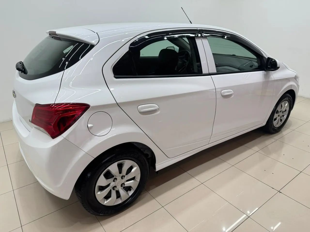 Chevrolet Onix Hatch LT 1.0 12V Flex Mec. 4P 2019 - Foto 4