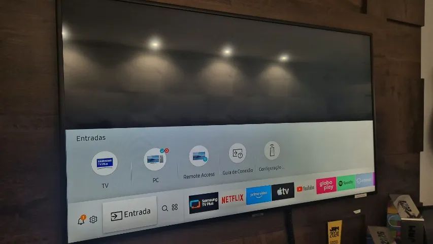 Smart TV SAMSUNG 50" - Foto 2