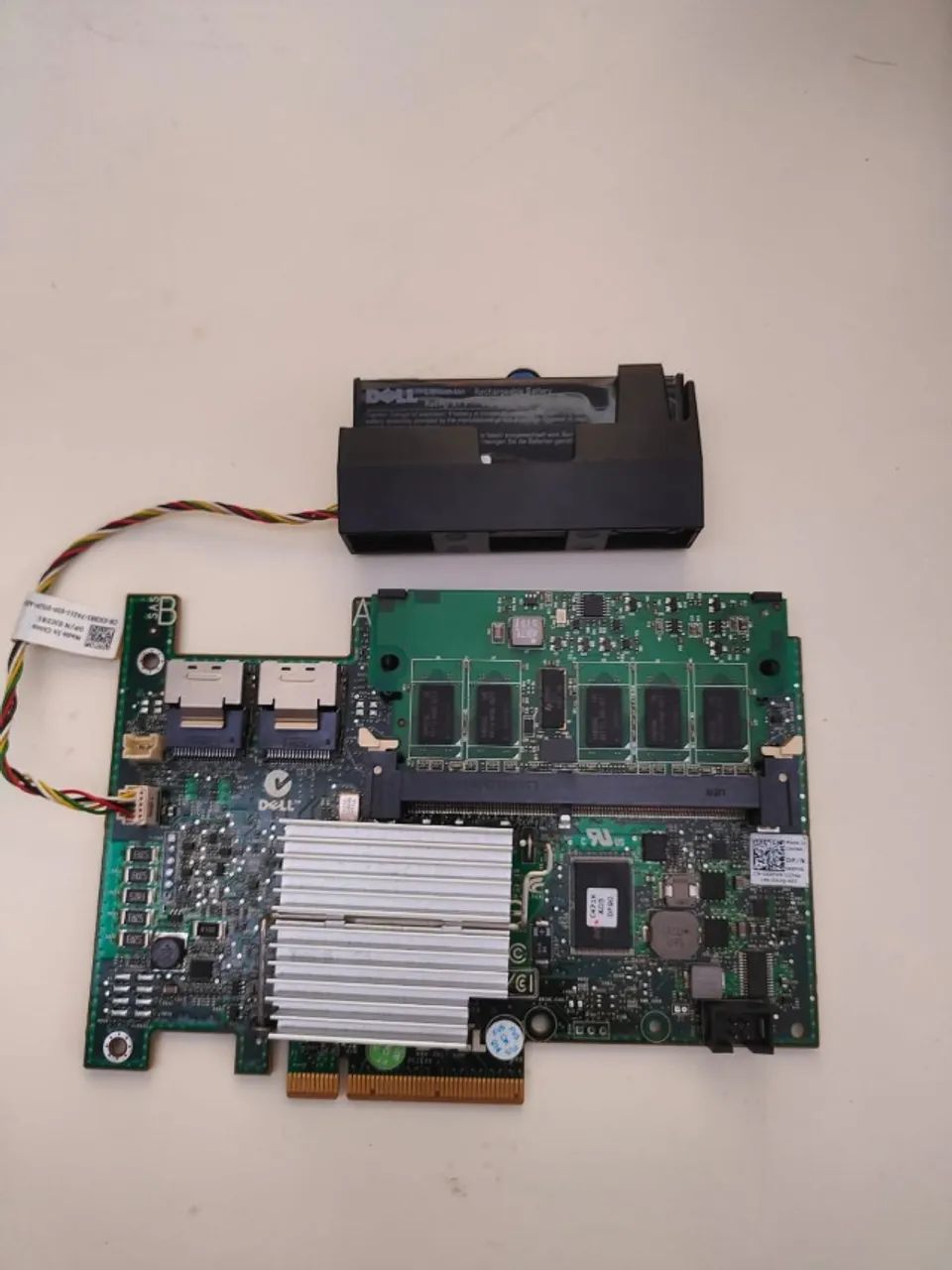 Controladora de Discos Raid Dell Perc h700 + cabos 