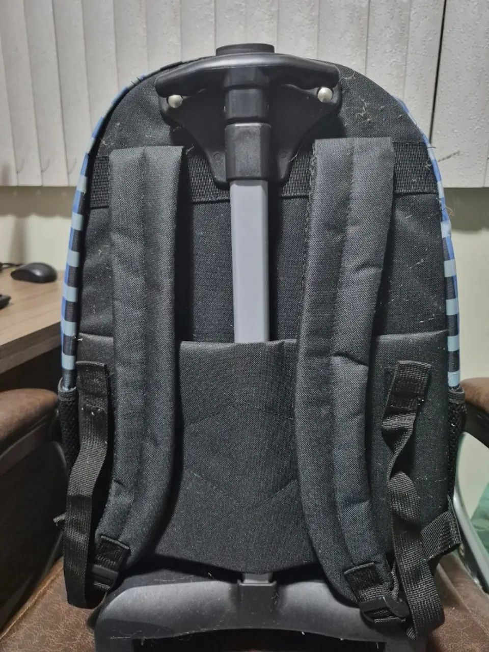 Mochilas com rodas e puxador luxo novas!!!! - Foto 5