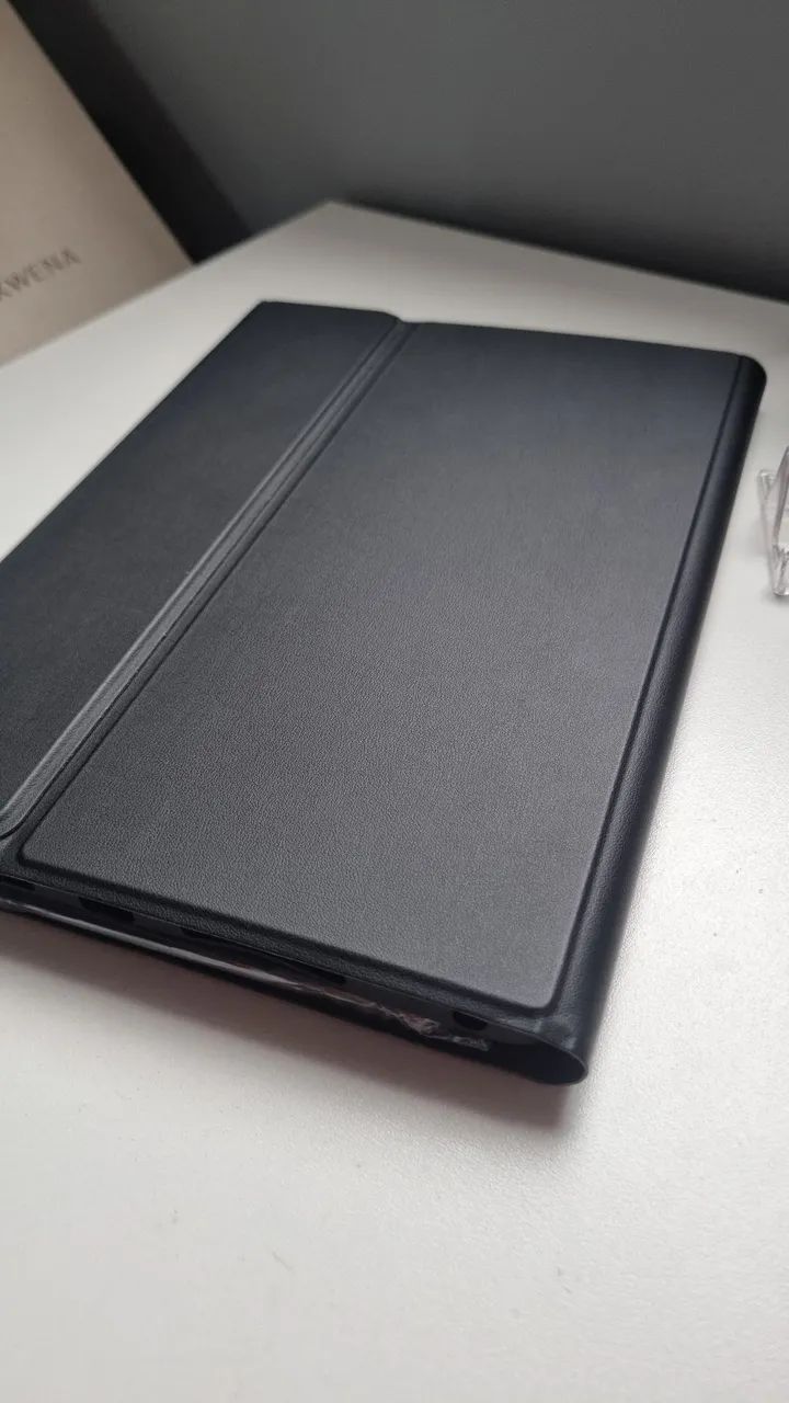 Capa Protetora Premium + Teclado Magnético (com Ç) para LE M11 - Foto 4