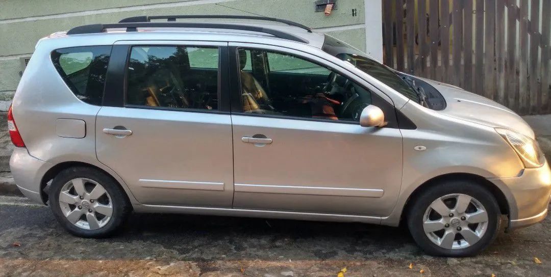 Nissan Livina 2012