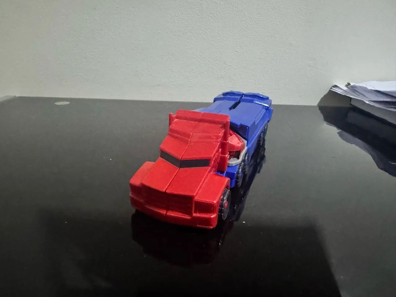 Brinquedos transformers que viram carro/boneco - Foto 3