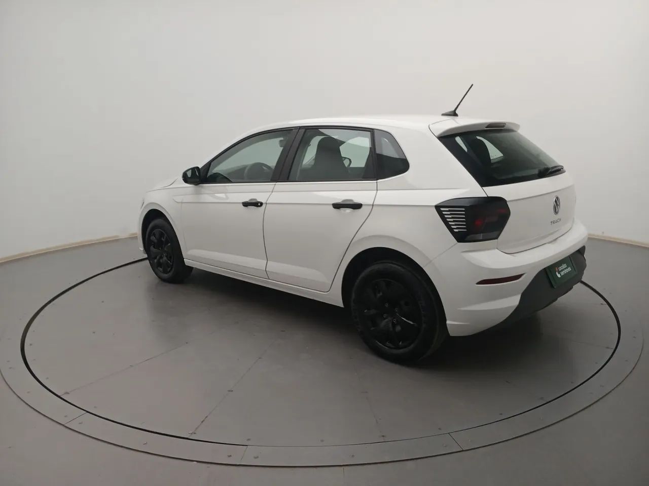 Volkswagen Polo Track 1.0 Flex 12V 5p, foto 3 de 18