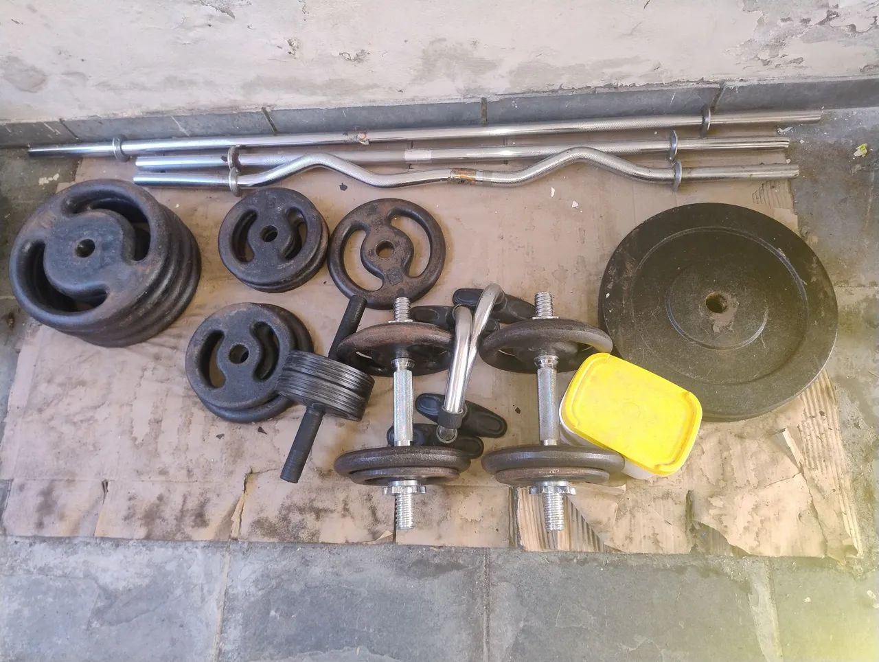 Vendo anilhas, barras e halteres 