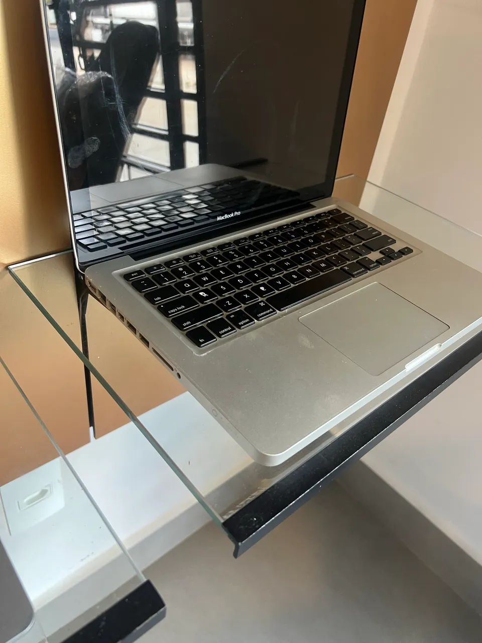 MacBook Pro 2011 13" i5 8gb ram 256gb SSD 