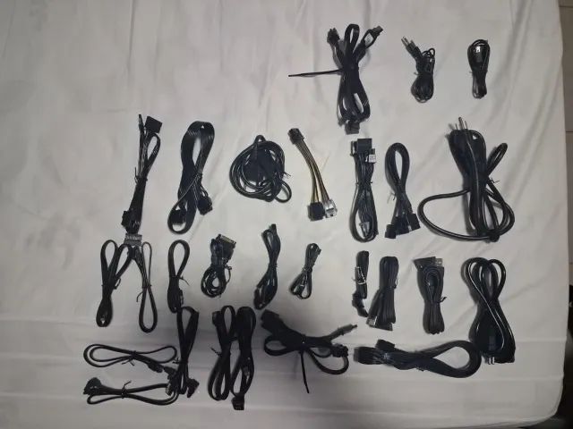 Kit com cabos de PC variados