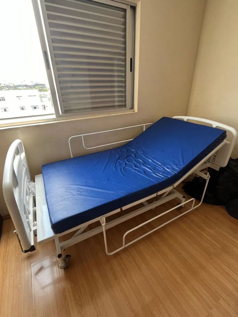 Vendo cama hospitalar manual ótima - Foto 4