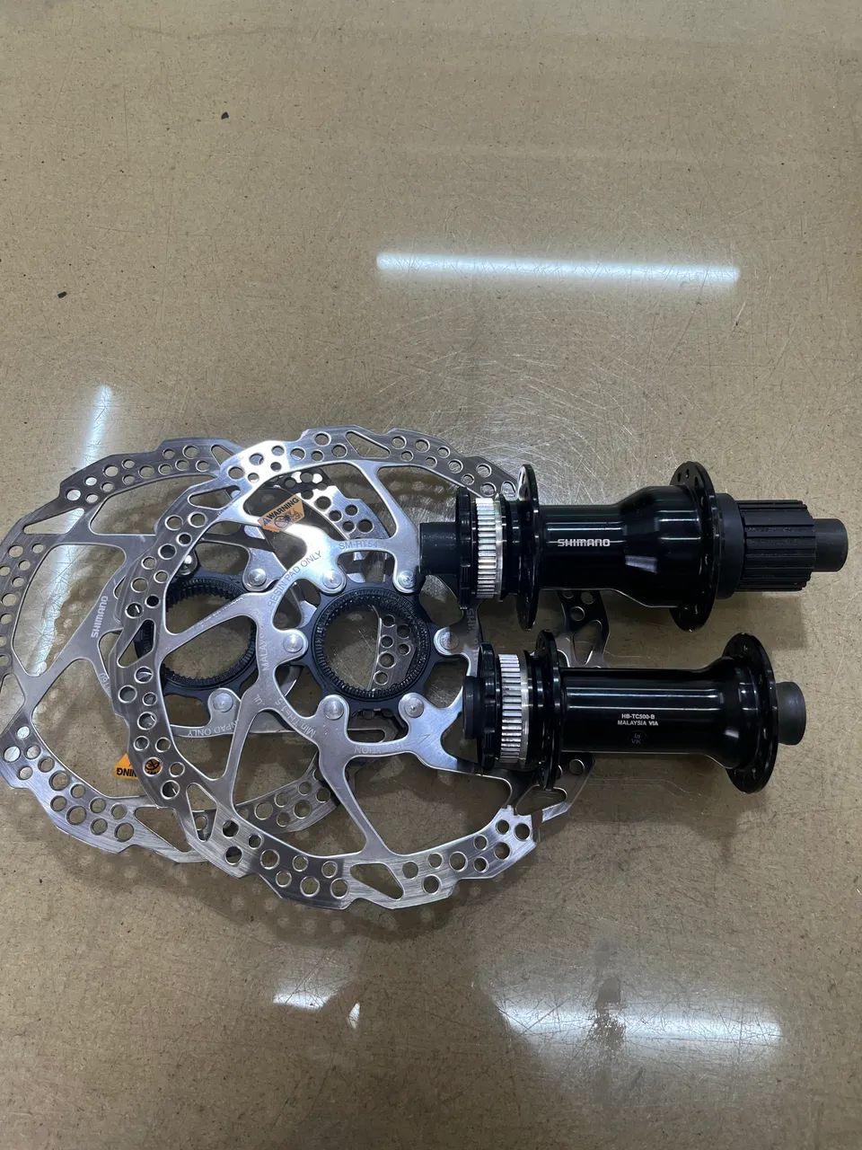 Par Cubo Shimano TC500 boost + discos 