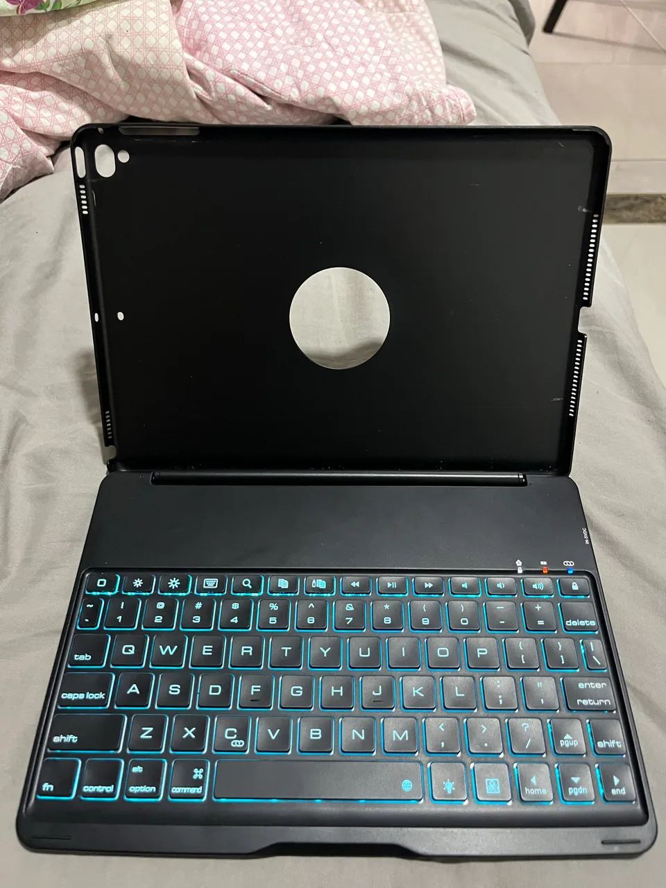 Capa teclado para iPad 