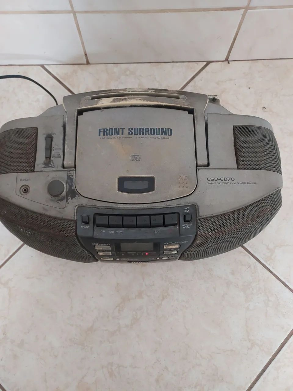 Aparelho de som aiwa funcionando.  - Foto 2