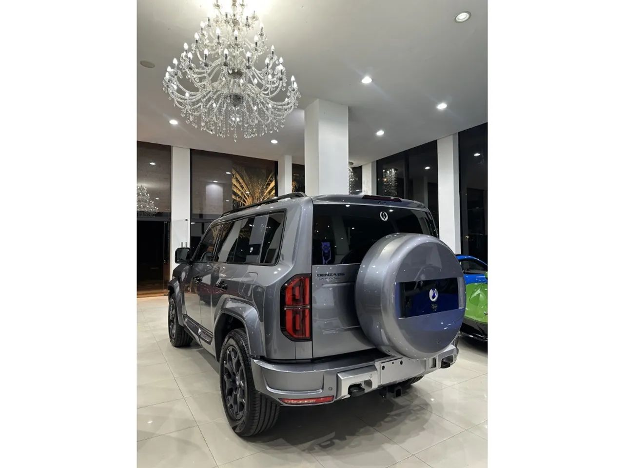 Denza B5 SUV híbrido plug-in, foto 10 de 10