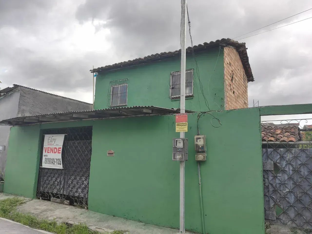 casa 4 quartos + 4 kit netes Vendo.