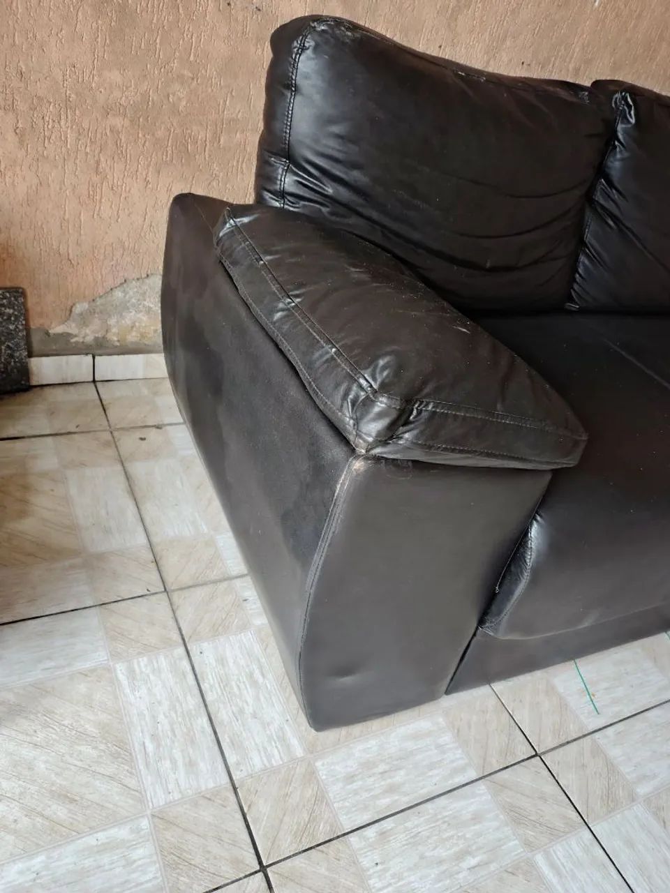 Sofá de couro preto  - Foto 2