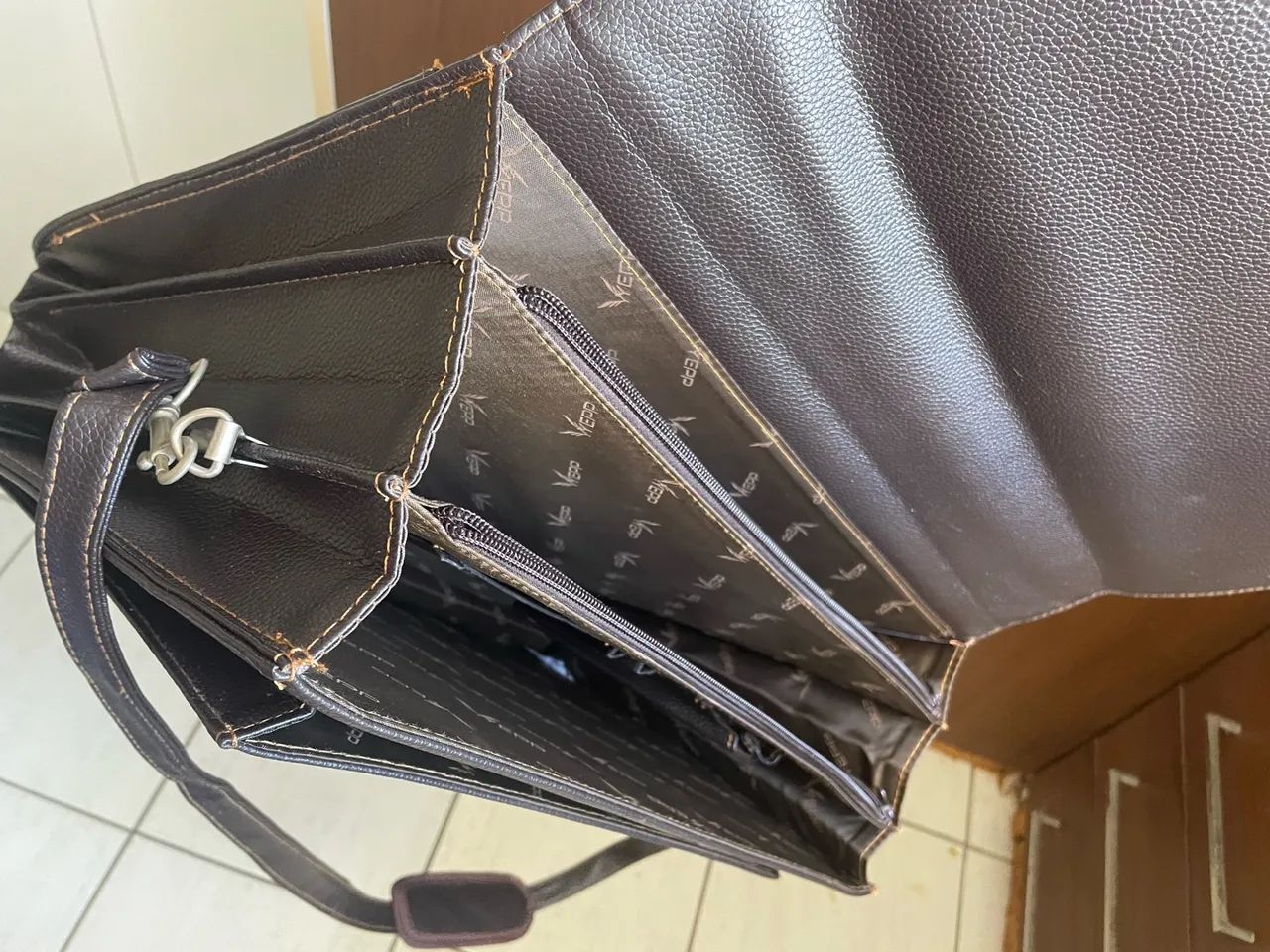 Bolsa tipo maleta - Foto 4